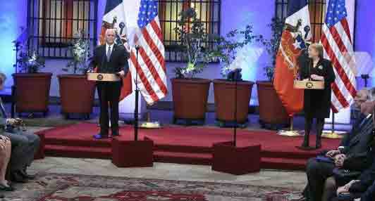 Este miércoles en La Moneda la Presidenta Michelle Bachelet recibió al Vicepresidente de los Estados Unidos Mike Pence quien se encuentra en el país en el marco de una visita oficial a diferentes países latinoamericanos.